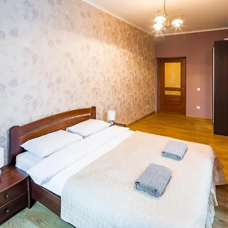 Apartment Romari лесі українки *
