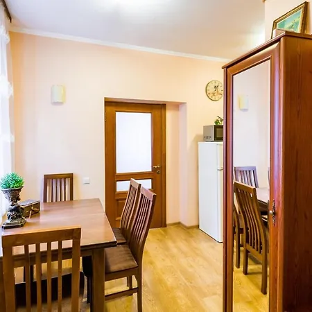 Apartment Romari лесі українки *