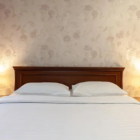 Apartment Romari лесі українки *