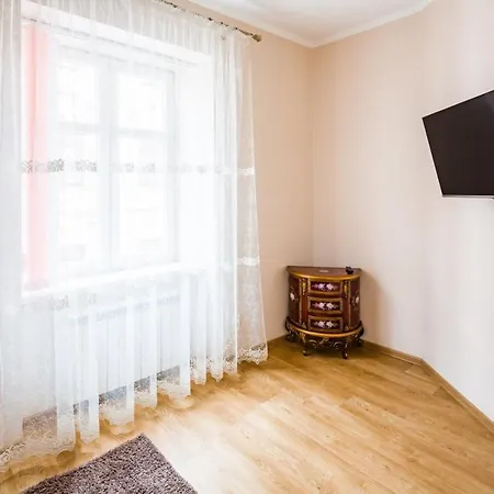 Apartment Romari лесі українки *