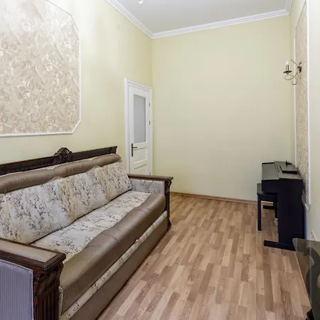 Apartment Romari лесі українки *