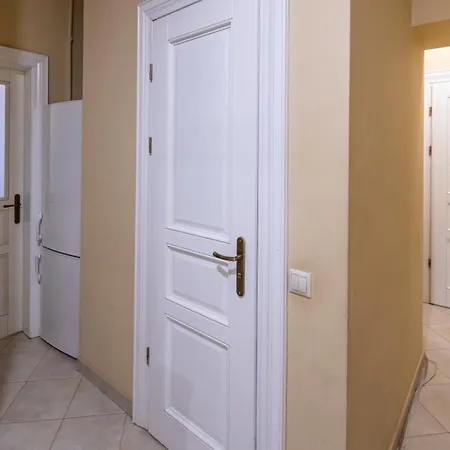 Romari лесі українки Apartment *