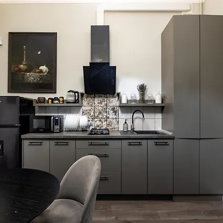 Romari братів рогатинців 32 Apartment Lviv