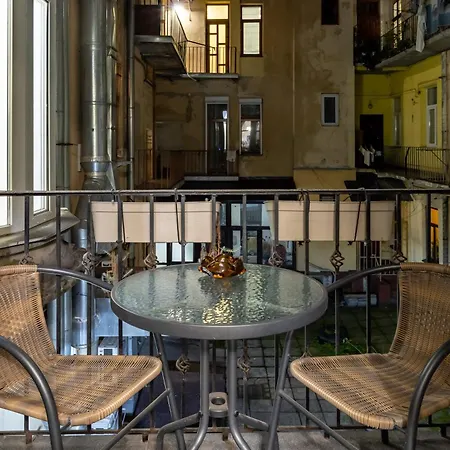 Romari братів рогатинців 32 Apartment Lviv