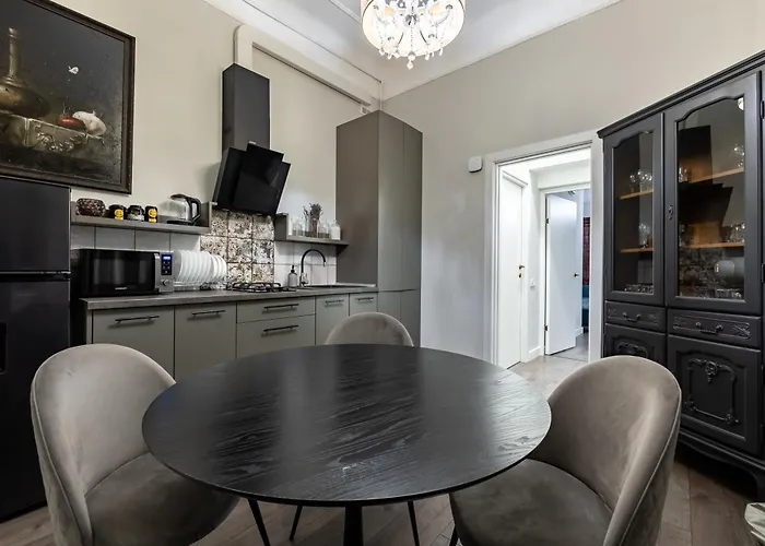 Apartamento Romari братів рогатинців 32 Leópolis